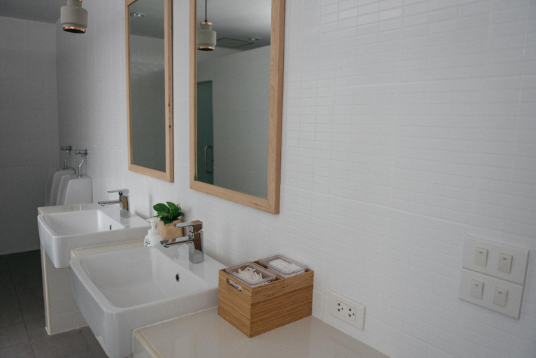 Bathroom 19