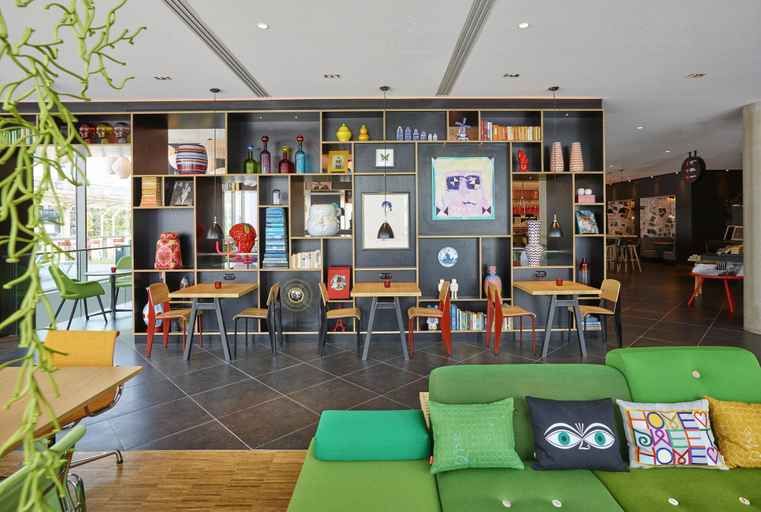 Public Area 4, citizenM Paris la Défense, Hauts-de-Seine