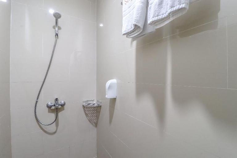 Bathroom 8