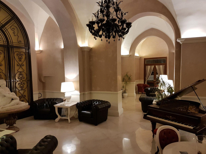 Public Area 3, SANTA CHIARA Suite Hotel & Spa - Lecce, Lecce
