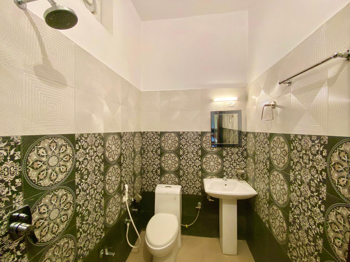 Bathroom 3, PRANGAN RETREAT, Garhwal