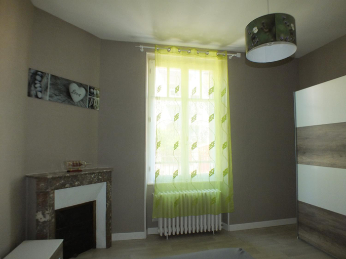 Others 3, Residence Mifaly, Indre