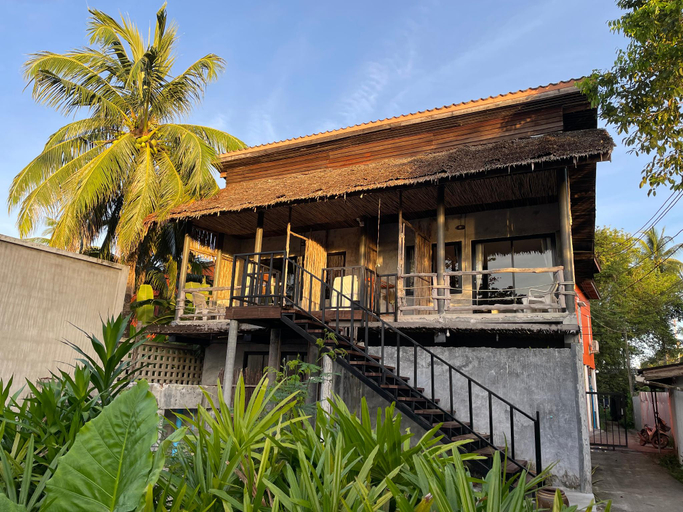 Exterior 7