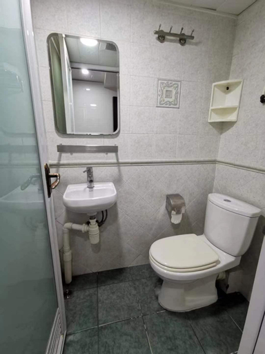 Bathroom 7