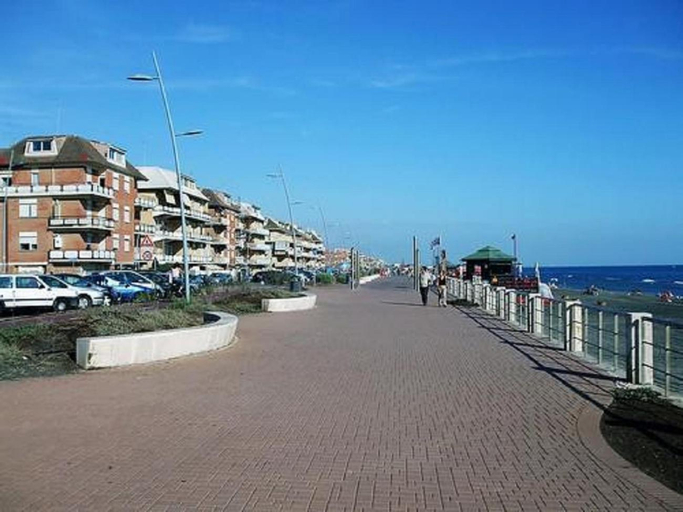 Others 3, Blue Marine di Ostia, Rome