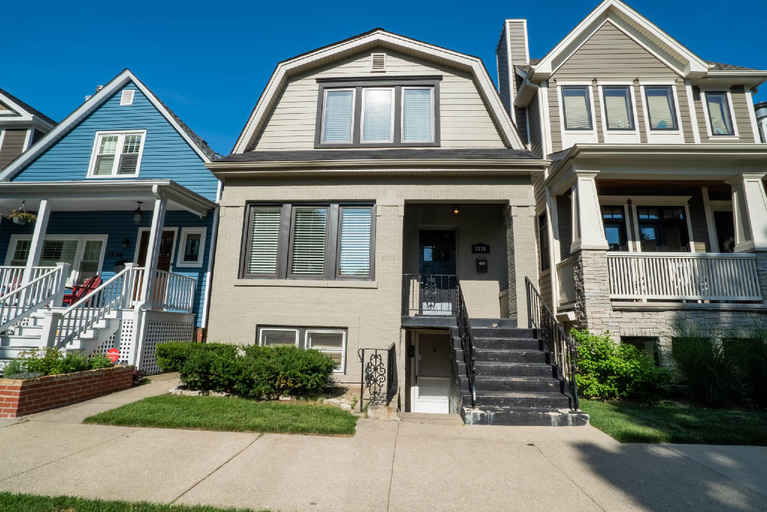 Exterior 10