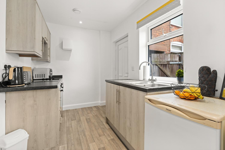 Others 2, Silver Stag Properties, Self-Contained Suite, Leicestershire