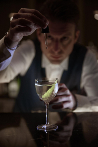 Food & Drinks 17