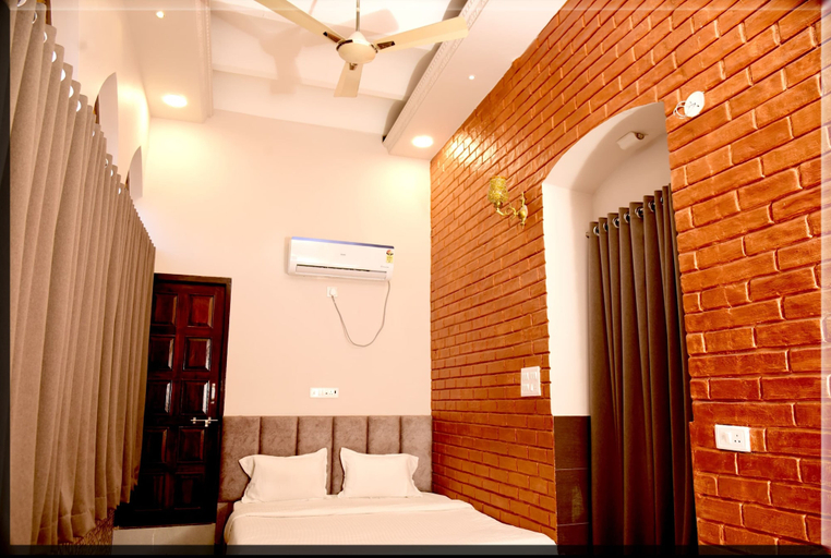 Others 4, Hotel Mani, Ujjain