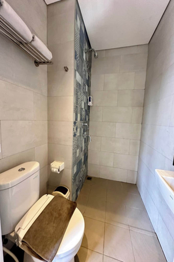 Bathroom 4, Hotel 88 Alun Alun, Bandung