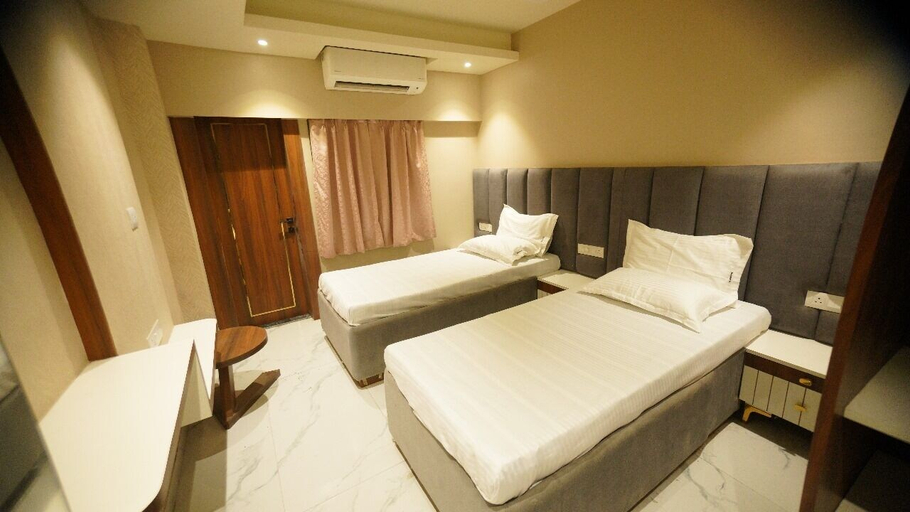 Bedroom 5, The Universe - Hotels & Banquets, Kolkata
