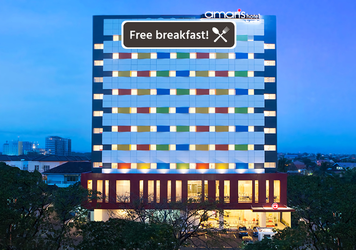Exterior & Views 21