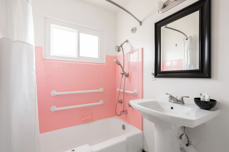 Bathroom 4, The Monkey Tree by AvantStay, Riverside