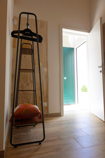 Others 4, Apulian House, Brindisi