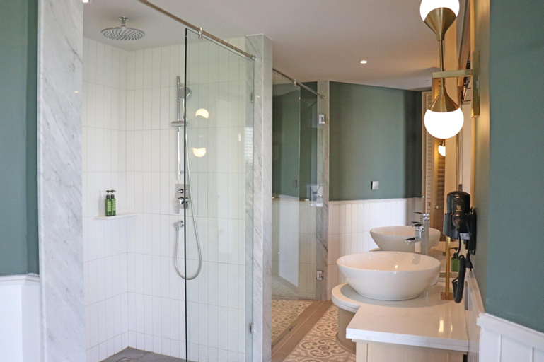 Bathroom 5