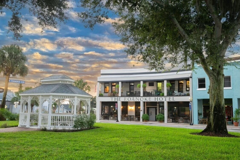 Exterior & Views