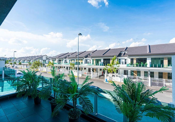 Sport & Beauty, 4-Bedrm ensuite family friendly house near Aeon Bukit Indah, Johor Bahru
