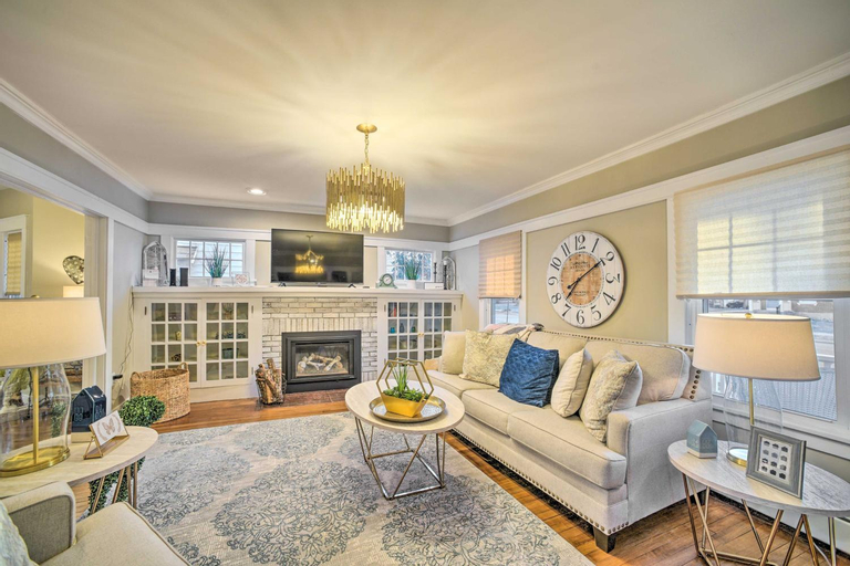 Family-Friendly Glens Falls Home with Sun Porch, Warren