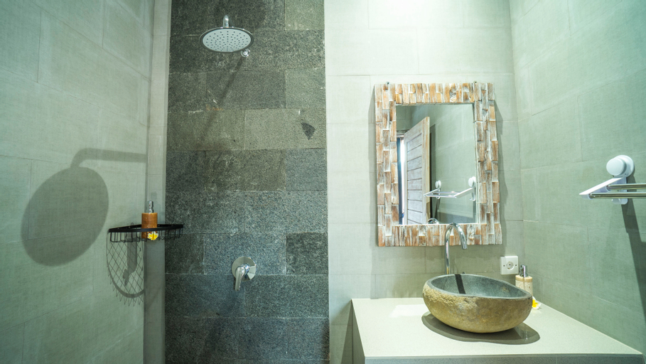 Bathroom 8
