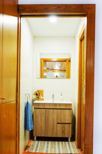 Bathroom 2, Casa do Ribeiro, Amares