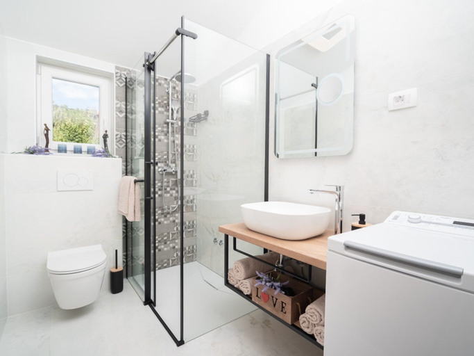 Bathroom 3, Stylish Two Bedroom Apartment in Labin, Labin