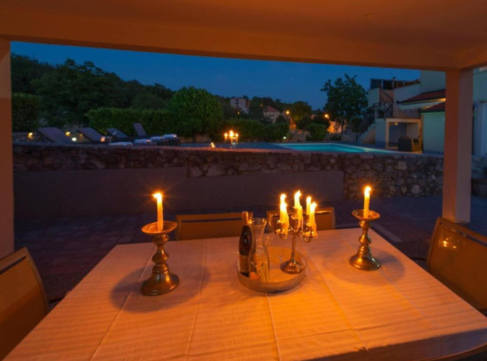 Food & Drinks 5, Charming Villa Peso, Trilj