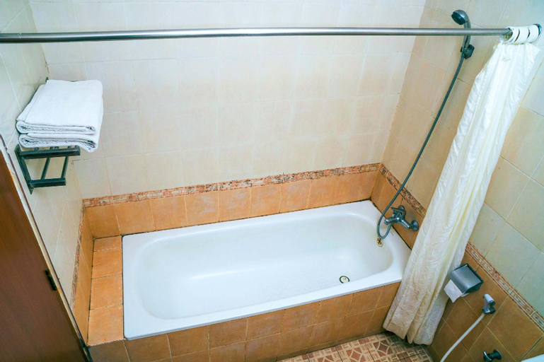 Bathroom 22