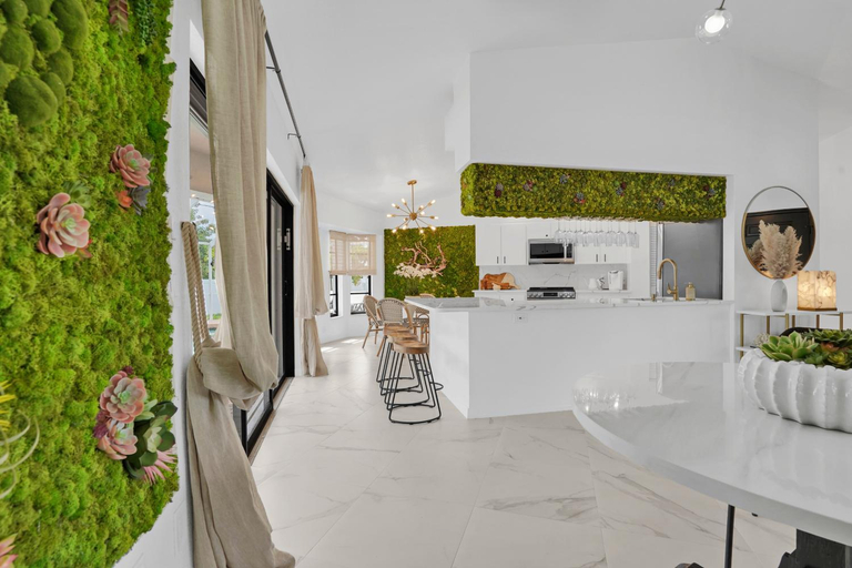Facilities 3, Glamorous 3-Bedroom Villa with Heated Pool Sarasota Area, Charlotte