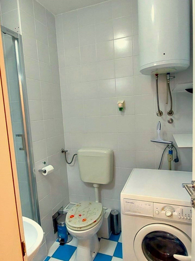 Bathroom 3, Charming Crikvenica Beachfront Apartment, Crikvenica