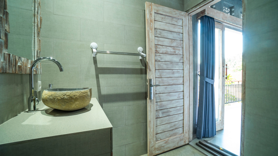 Bathroom 4