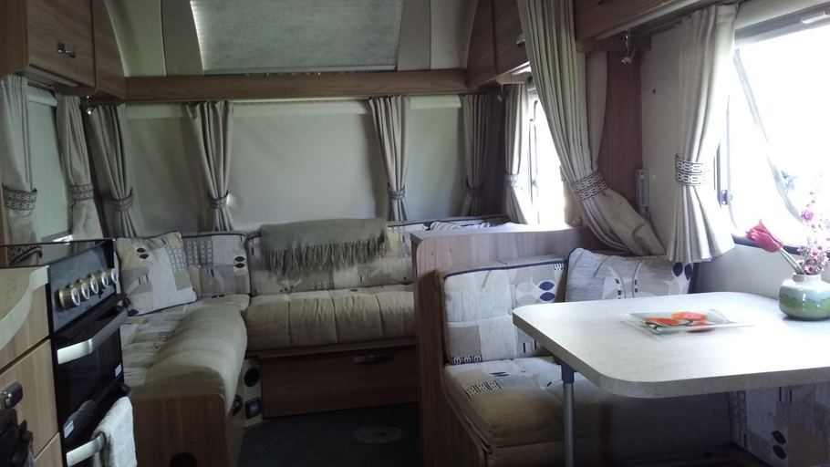 Others 4, Cosy Caravan, Waipa