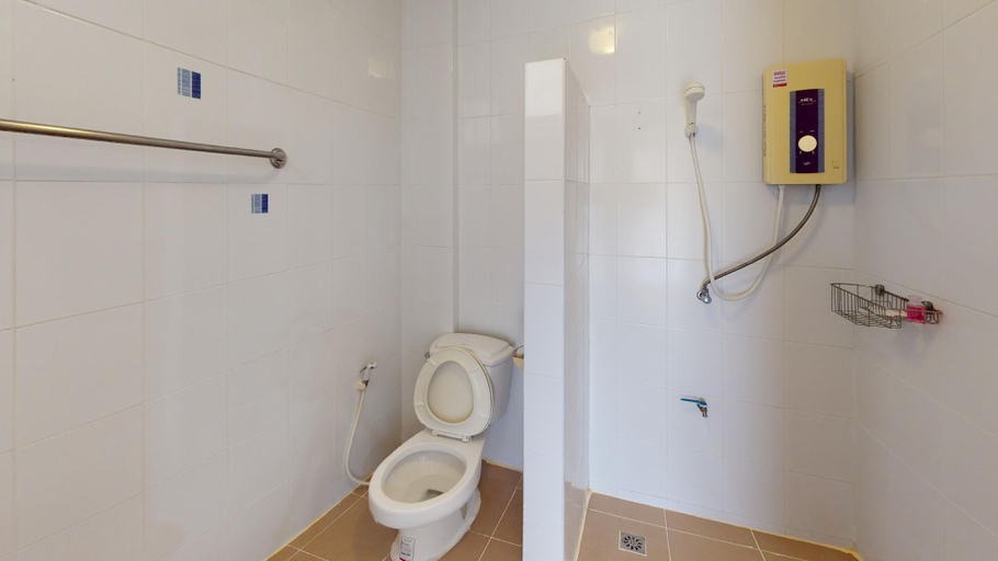 Bathroom 8