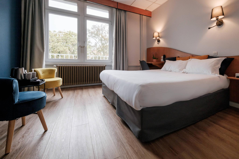 Bedroom 2, Hôtel du Parc Thionville Centre, Moselle