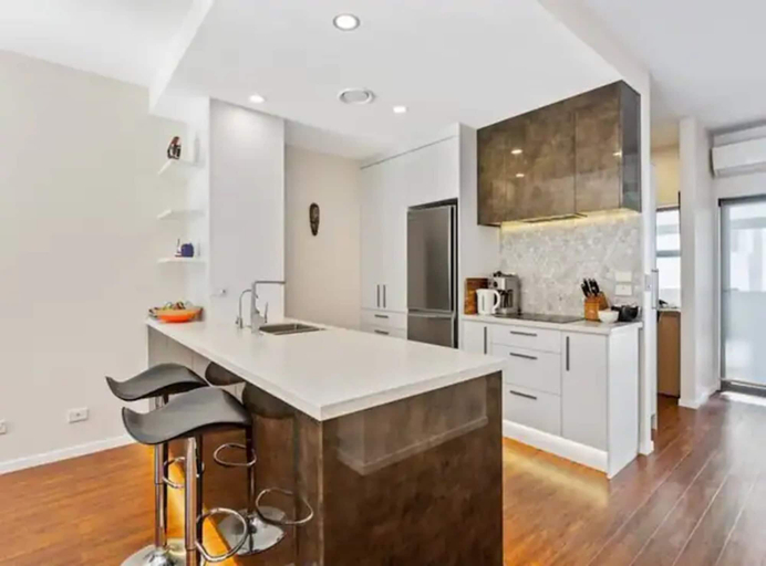 Others 3, Sleek Modern Pad next to Spark Arena: Zodiak Stays, Waitakere