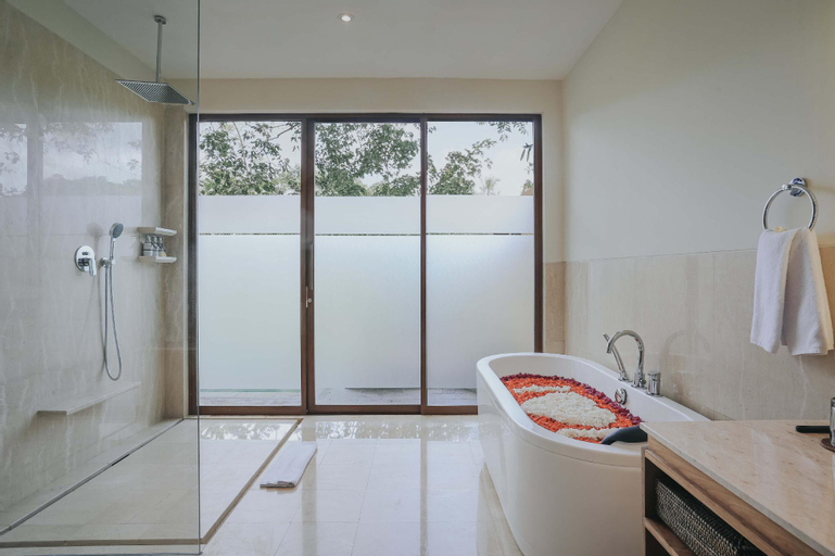 Bathroom 15