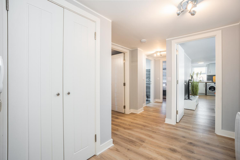 Others 5, Charming Apartment In Andover Town Centre, Hampshire