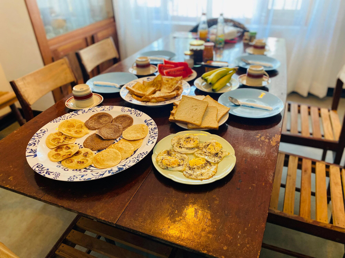 Food & Drinks 4, Happy Valley Residence Unawatuna, Akmeemana
