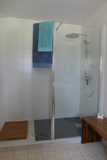 Bathroom, Ferme Brasseyrou - B&B classique, Lot-et-Garonne