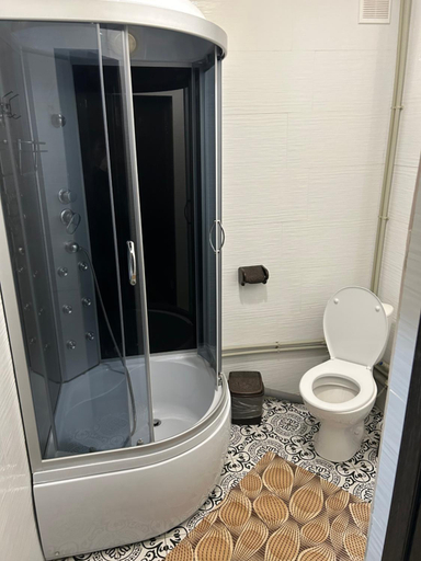 Bathroom 3, Готель Максим, Mykola‹vs'kyi