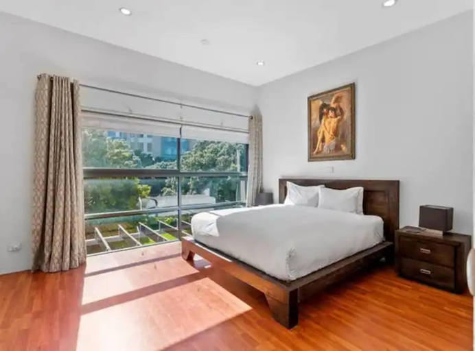 Bedroom 2, Sleek Modern Pad next to Spark Arena: Zodiak Stays, Waitakere