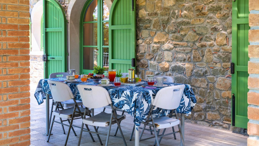 Food & Drinks, Villa Elsa 6, Emma Villas, Massa Carrara