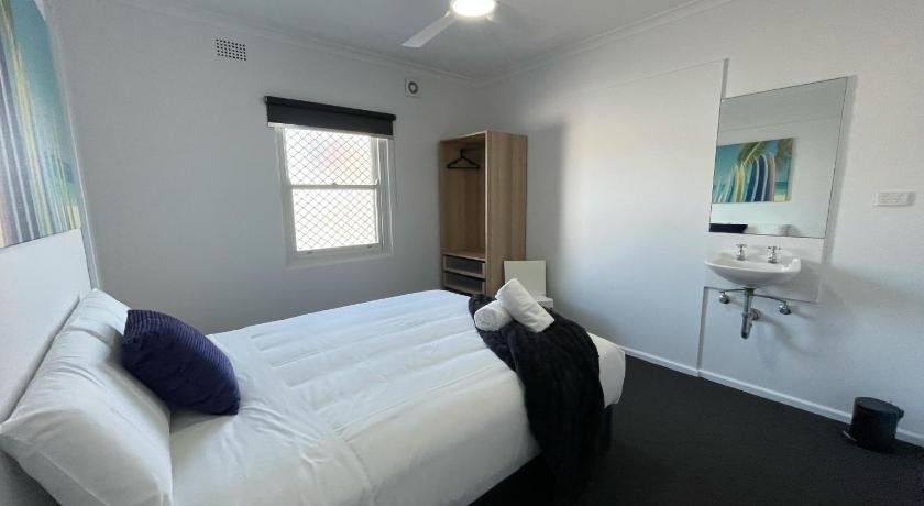 Bedroom 16