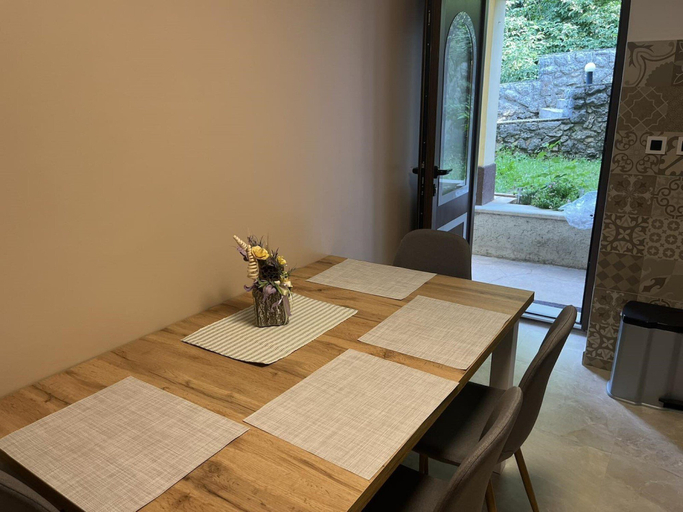 Others 4, Elegant Lovran Apartment With Garden, Lovran