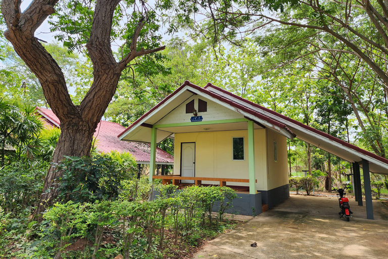 Rung Rueng Resort, Chonnabot