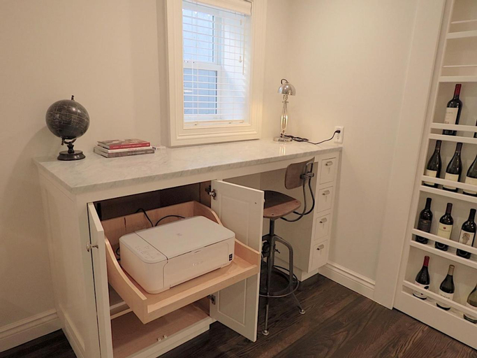 Others 4, Garden Level Flat in 1885 Queen Anne Victorian Cottage in Alameda, Alameda