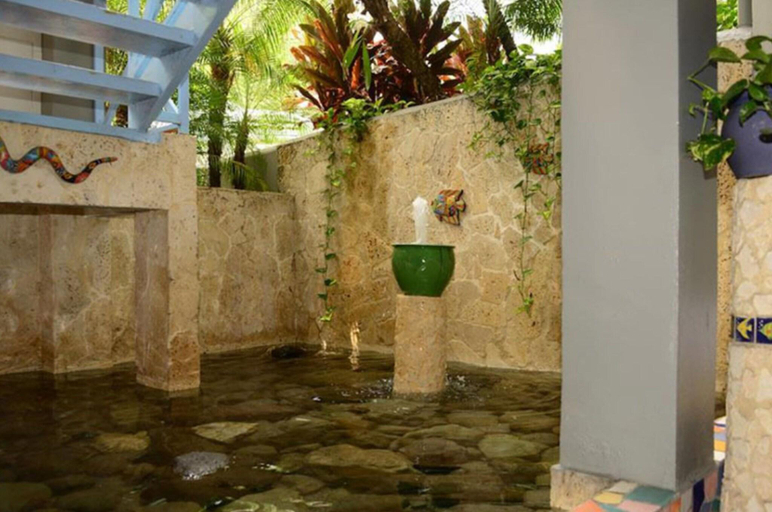 Public Area 2, Hotel Plaza Yara, Aguirre