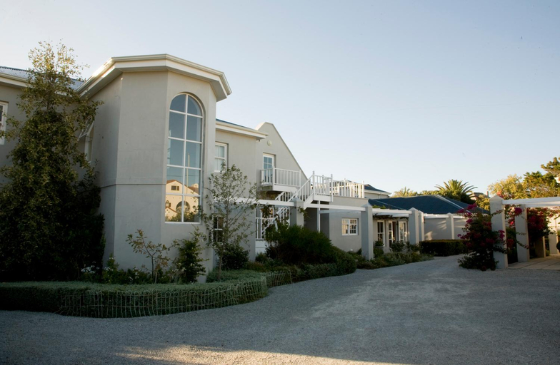 Others 5, 11 WESTCLIFF RENTALS, Overberg