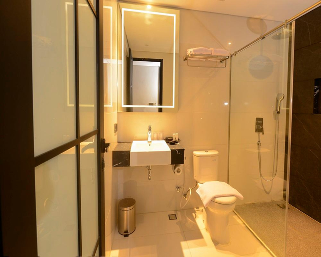Bathroom 4
