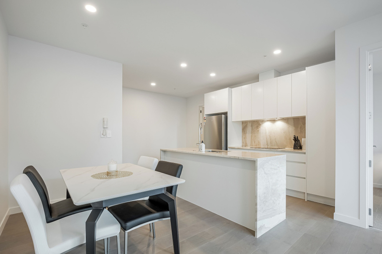 Others 4, Modern Bright Central Apartment by Zodiak Stays, Waitakere