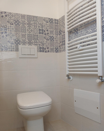 Bathroom 16